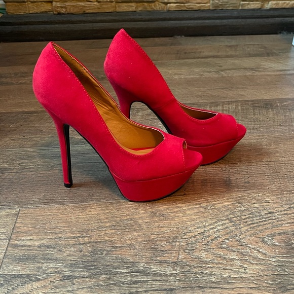 QUPID Red peep toe heels - Picture 2 of 3